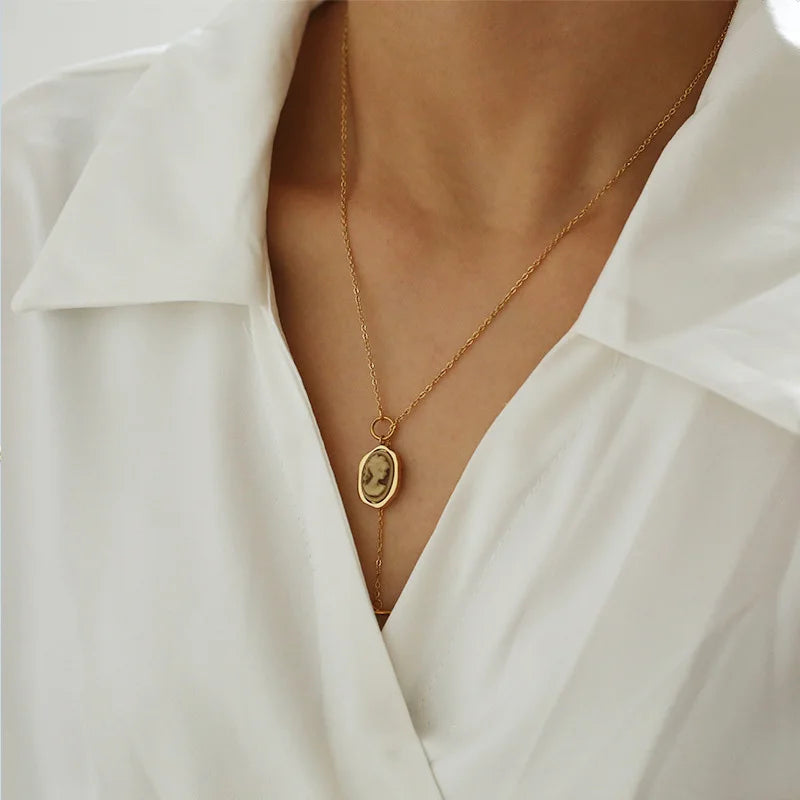 Acrylic 3D Contrast Portrait Necklace