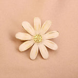 Bohemian Wild Chrysanthemum Brooch Delicate Breastflower Women's Style