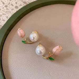 Elegant 8-9mm South Sea Pearl Flower Earrings 925S