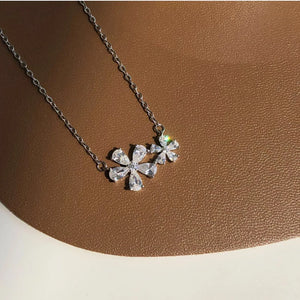 Flower Pendant Necklace Dainty Charm Silvery Clavicle Choker for Women