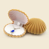 Shell Shape Velvet Jewelry Box for Wedding Engagement