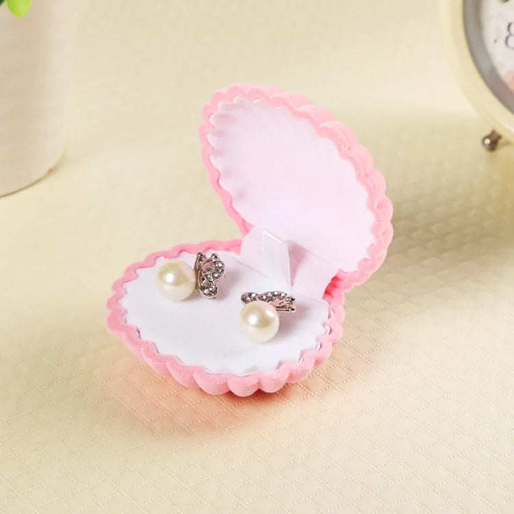 Shell Shape Velvet Jewelry Box for Wedding Engagement