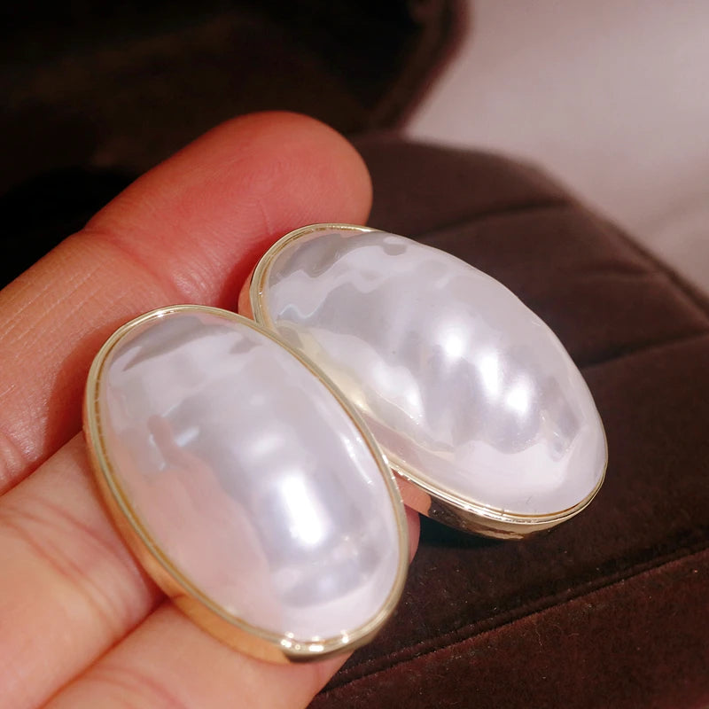 Korea Retro Geometric Pearl Stud Earrings for Women Vintage Big Simulated Pearl