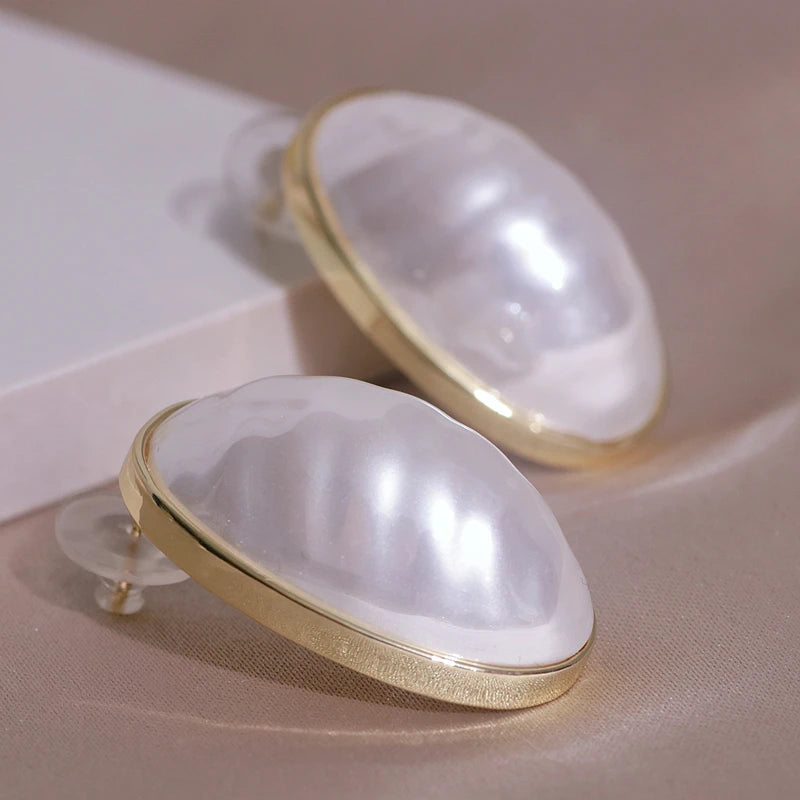 Korea Retro Geometric Pearl Stud Earrings for Women Vintage Big Simulated Pearl