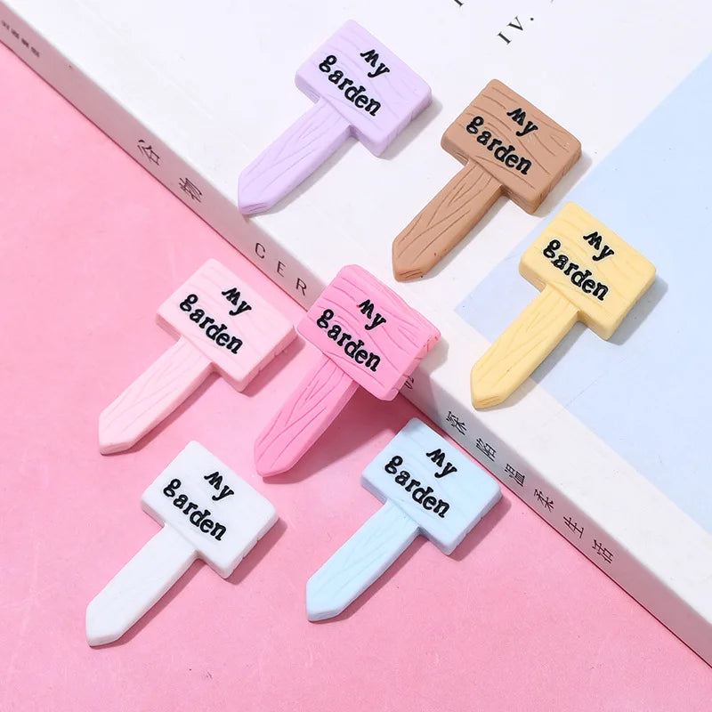Resin Flatback Fingerpost Cabochons 10pcs - Christmas Slime Charms