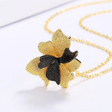 Exaggerated Flower Pendant Necklace Retro Style