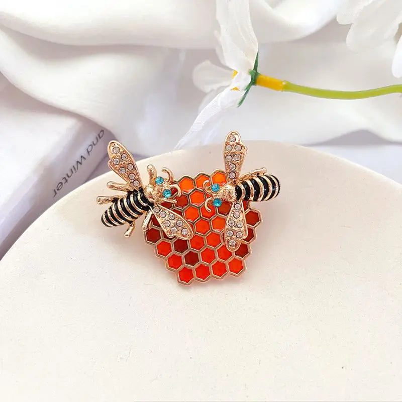Personalized Hollowed Out Enamel Honeycomb Brooch Bee Pin