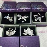 Rabbit Female Collar Buckle Jewelry Corsage Anti-Empty Brooch Pin