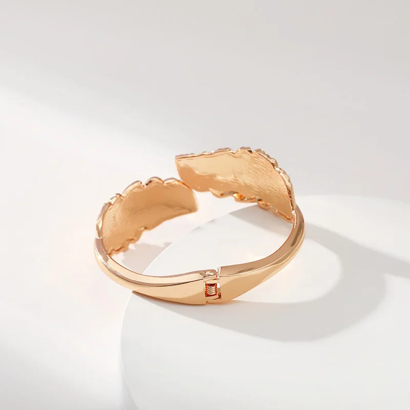 Vintage Hollow Leaf Bracelet Charm Crystal Bangle