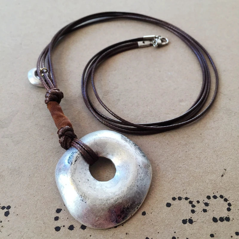 Vintage Metal Pendant Hand Making Necklace Retro Hand Making Jewelry