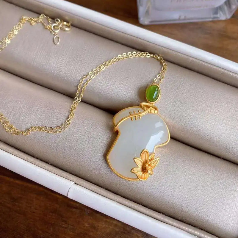Silver Inlaid Hetian Jade Cheongsam Pendant Necklace