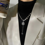 Snowflake Pendant Necklace Light Niche Sense Female Tide Temperament Jewelry