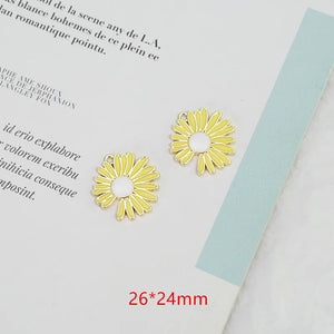 40pcs Alloy Daisy Flowers Floating Locket Charms DIY Jewelry Earring Accessory