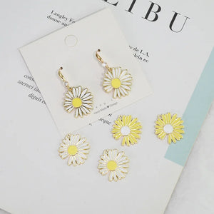 40pcs Alloy Daisy Flowers Floating Locket Charms DIY Jewelry Earring Accessory