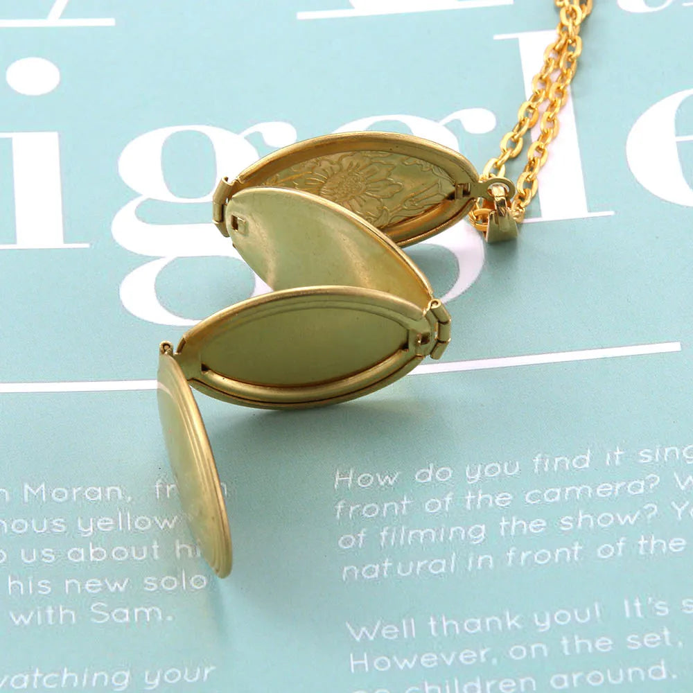Vintage Rose Flower Memory Locket Pendant Necklace