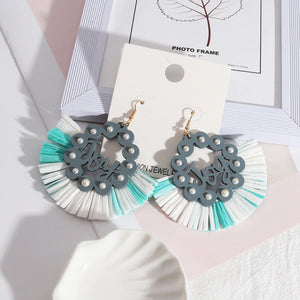 Stylish Circular Lace Earrings inlaid with Pearls, European Wind Wood Design