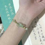 Pastoral Romantic Green Chalcedony Interlocking Bracelet