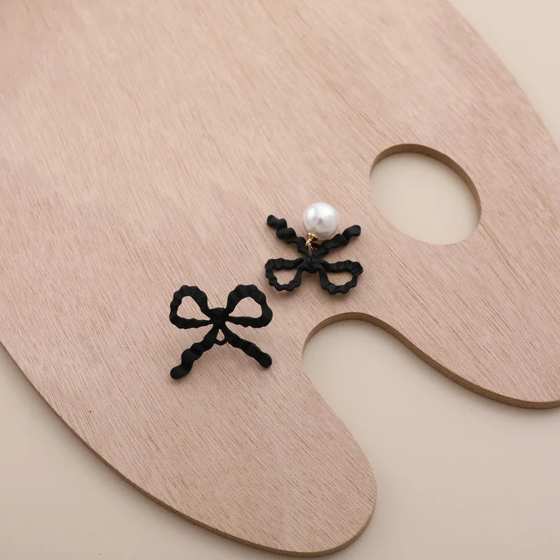 Oversized Retro Pleated Ribbon Bow Stud Earring Material