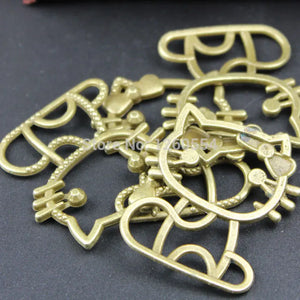 Vintage Bronze Alloy Cat Pendant for DIY Retro Accessories