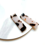 PURPLEGRAPE Minimalist acetate strip pendant earrings