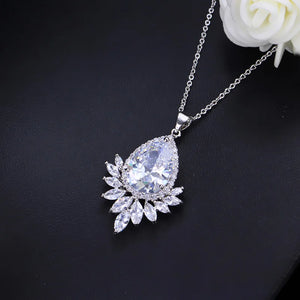 Pera Classic Marquise Cut Zirconia Crystal Big Bule Green Water Drop Neklaces