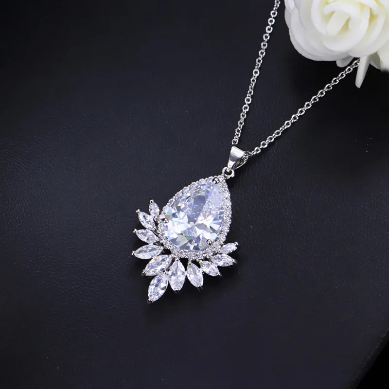 Pera Classic Marquise Cut Zirconia Crystal Big Bule Green Water Drop Neklaces