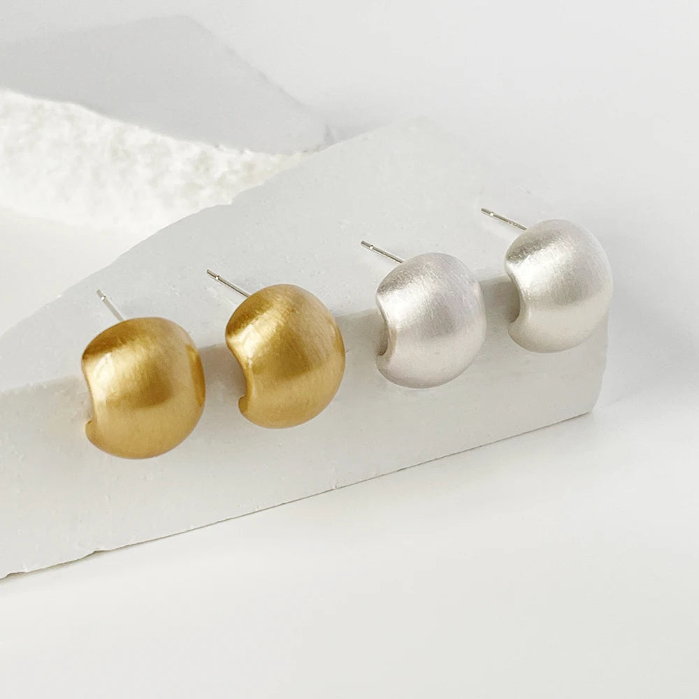 Peri'sBox Vintage French Brushed C-Shaped Stud Earrings in Gold/Silver