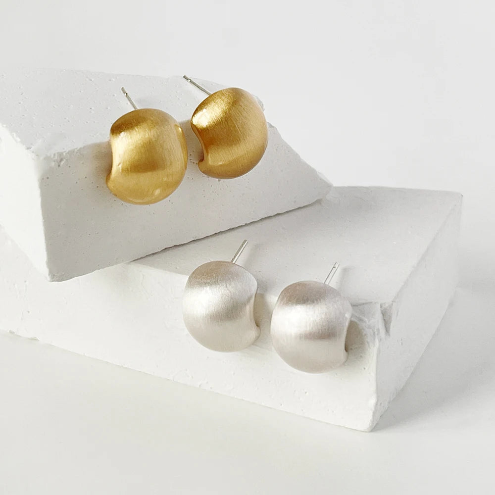 Peri'sBox Vintage French Brushed C-Shaped Stud Earrings in Gold/Silver