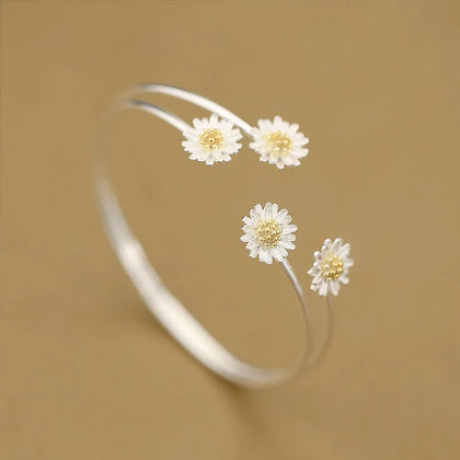 925 Sterling Silver Open Bracelet with 4 Daisy Charms