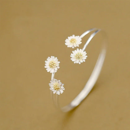 925 Sterling Silver Open Bracelet with 4 Daisy Charms