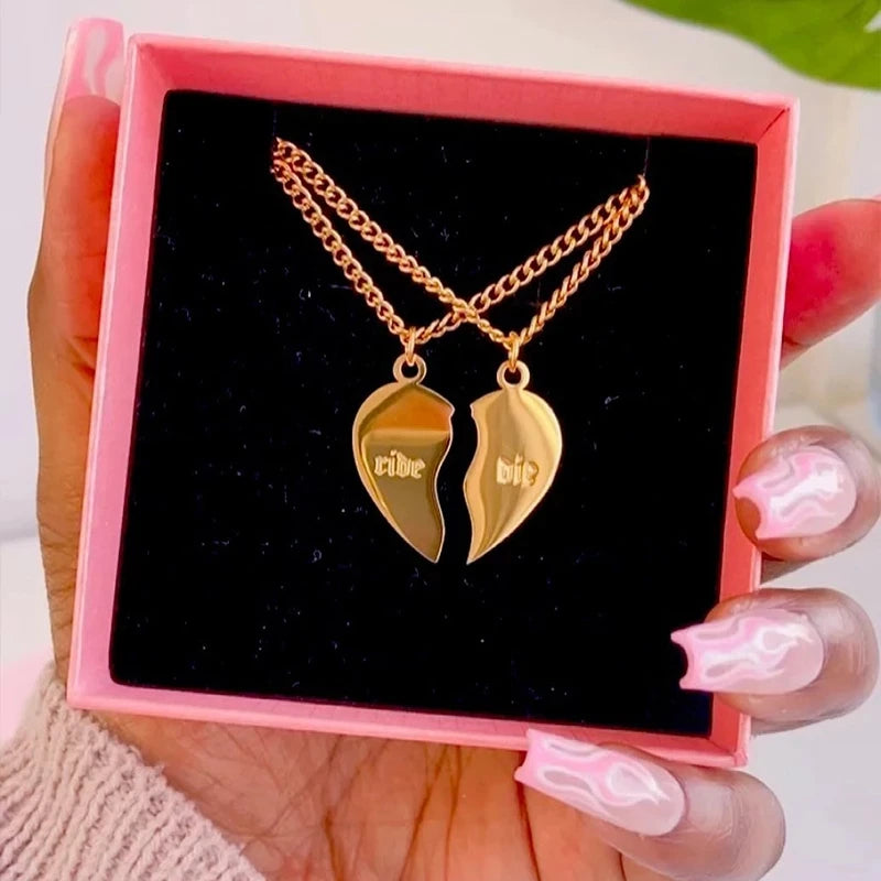 Personalized Broken Heart Necklace 2 Couples Nameplate
