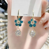 Retro Flower Drop Earrings for Women PD801