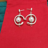 Spanish Electroplating 925 Silver Pearl Circle Stud Earrings