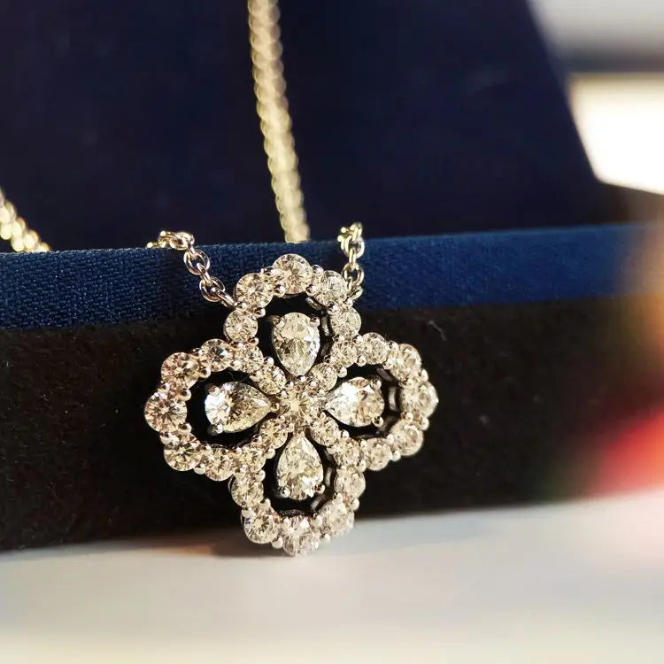 Vintage Hollow Out Flower Pendant Necklace for Ladies