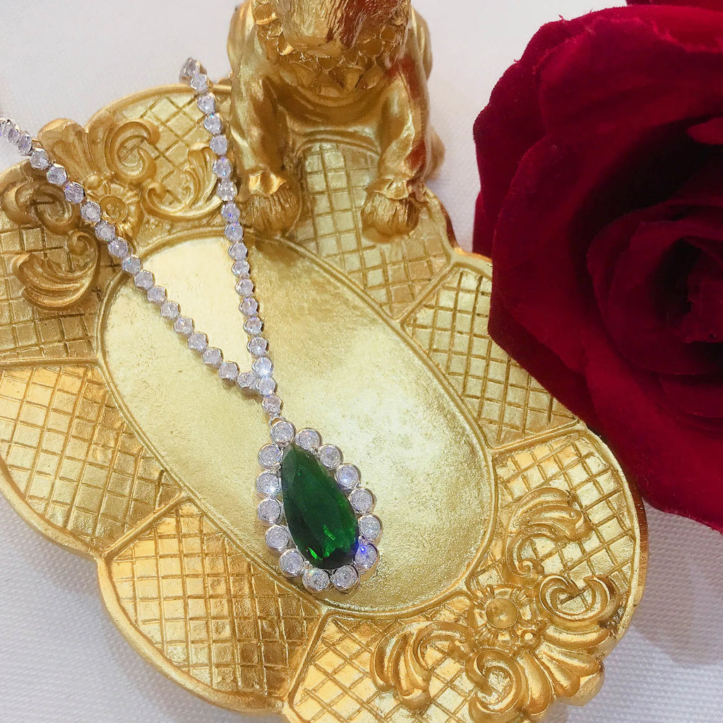 Vintage Water Drop Emerald Pendant Necklace for Women