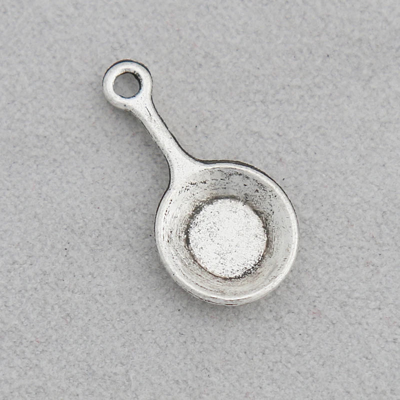 Frying Pan Charms Alloy 10*21mm 100pcs AAC981