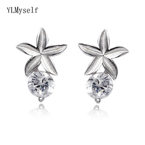 925 Metal Stud Leaf Earrings with Zirconia in Sterling Silver