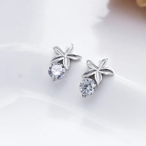 925 Metal Stud Leaf Earrings with Zirconia in Sterling Silver