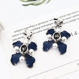 Flower Pearl Inlaid Ear Clips