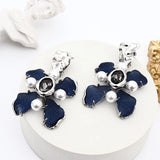 Flower Pearl Inlaid Ear Clips