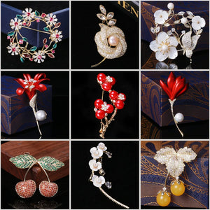 Retro Women Brooches Flower Cherry Christmas Tree Wreath Brooch Pin Scarf Buckle