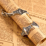 Exaggerated Metal Carved Short Necklace Retro Style