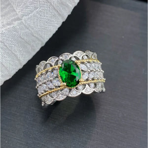 Noble Bicolor Hollow Out Emerald Ring