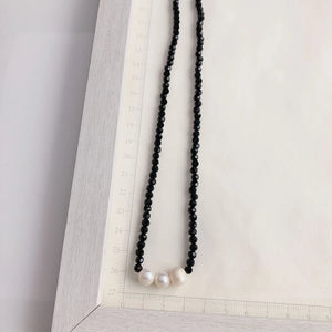Retro Pearl Crystal Necklace INS Wind Temperament Clavicle Chain