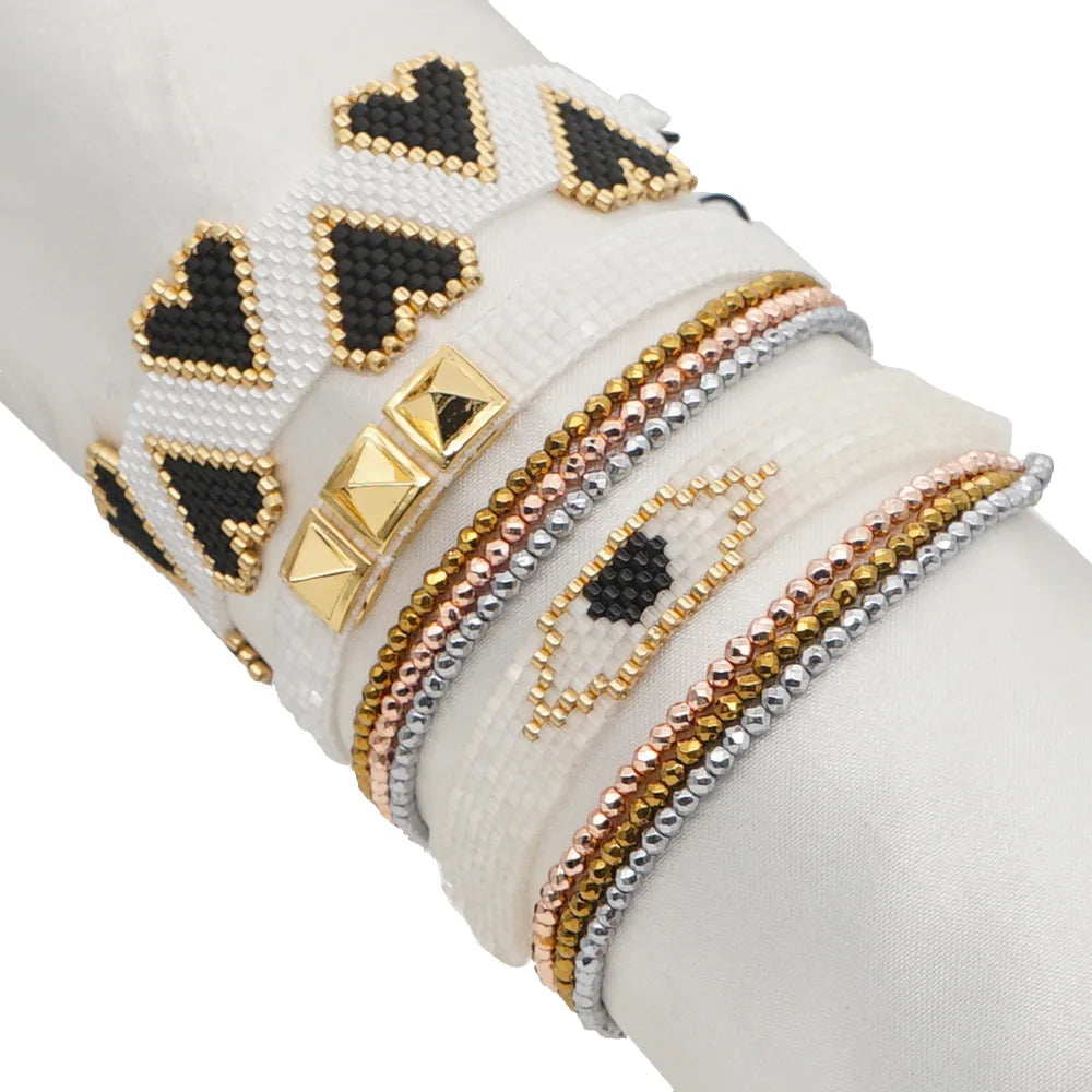 Vintage Heart Graphic Beaded Bracelet Set