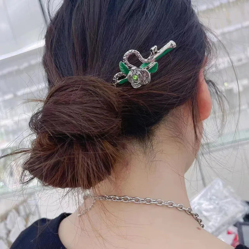 Twisted Green Snake Hairpin Hair Sticks Punk Vintage Metal Headwear for Women