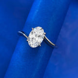 Elegant 925 Silver Oval Ring with Diamond Cut