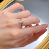 Elegant 925 Silver Oval Ring with Diamond Cut
