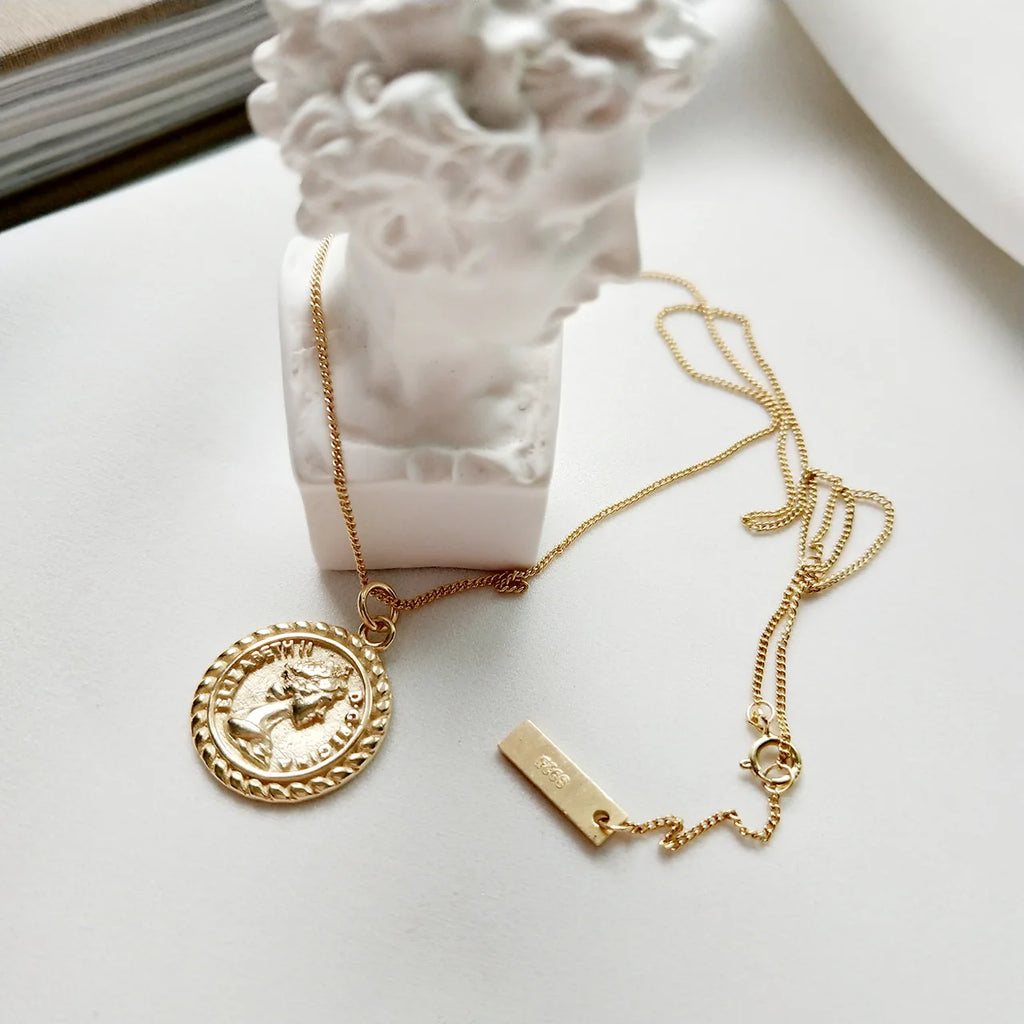 S925 Vintage Elizabeth Pendant Round Coin for Woman