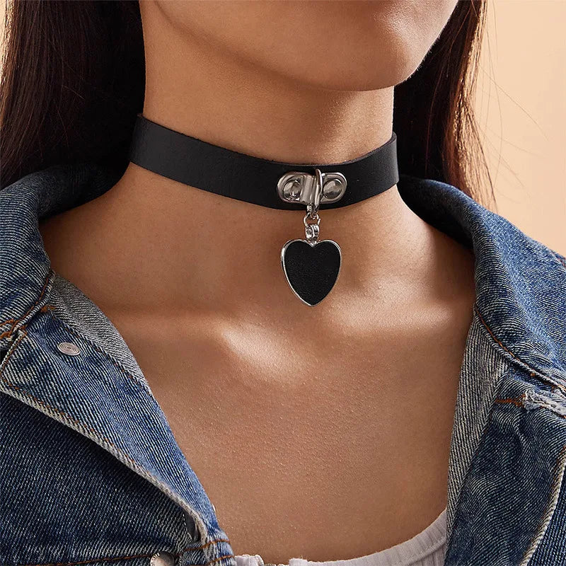 Vintage Gothic Collar Necklace Leather Heart Harajuku Punk Choker